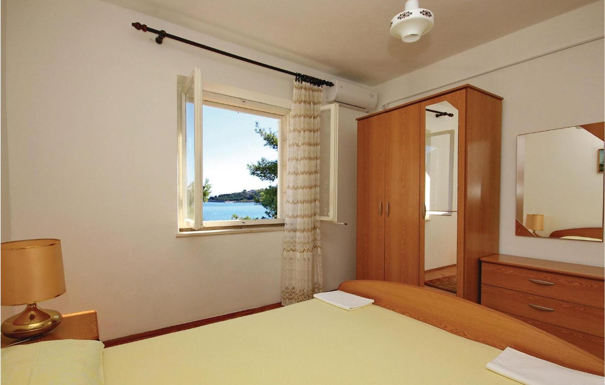 Amazing Apartment In Lumbarda With Kitchen Exterior foto